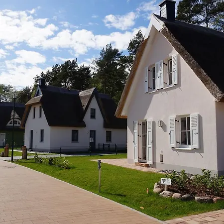 بيت للعطل Reetdach Ferienhaus Dunenblick