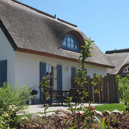 بيت للعطل Reetdach Ferienhaus Dunenblick غلوفي